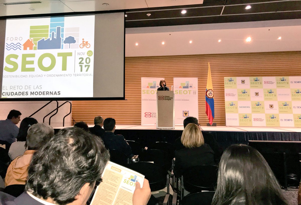angelagarzonc's tweet photo. Conferencia: Enfoque de Género en el POT/Lucy Cardona.
“La #Agenda2030 tiene un compromiso concreto con el derecho a la ciudad y el Derecho de las mujeres a la ciudad.
El empoderamiento a las mujeres debe ser real y efectiva” LC
#SEOT2017 #POTModernos https://t.co/wsTizzuVsa