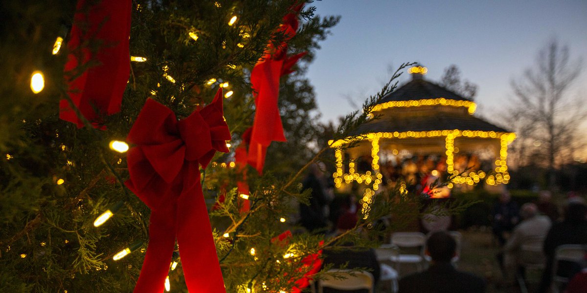 UofOklahoma's tweet photo. Tis' almost the season to be jolly! Join the #OUCommunity for our annual Holiday Lights event next week. All are welcome and seasonal remarks will be given by @President_Boren. 🎄
📅: Tuesday, Nov. 28th
⏰: 5pm
📍: David A. Burr Park - East of Couch Center https://t.co/6ZCx7zzwzM