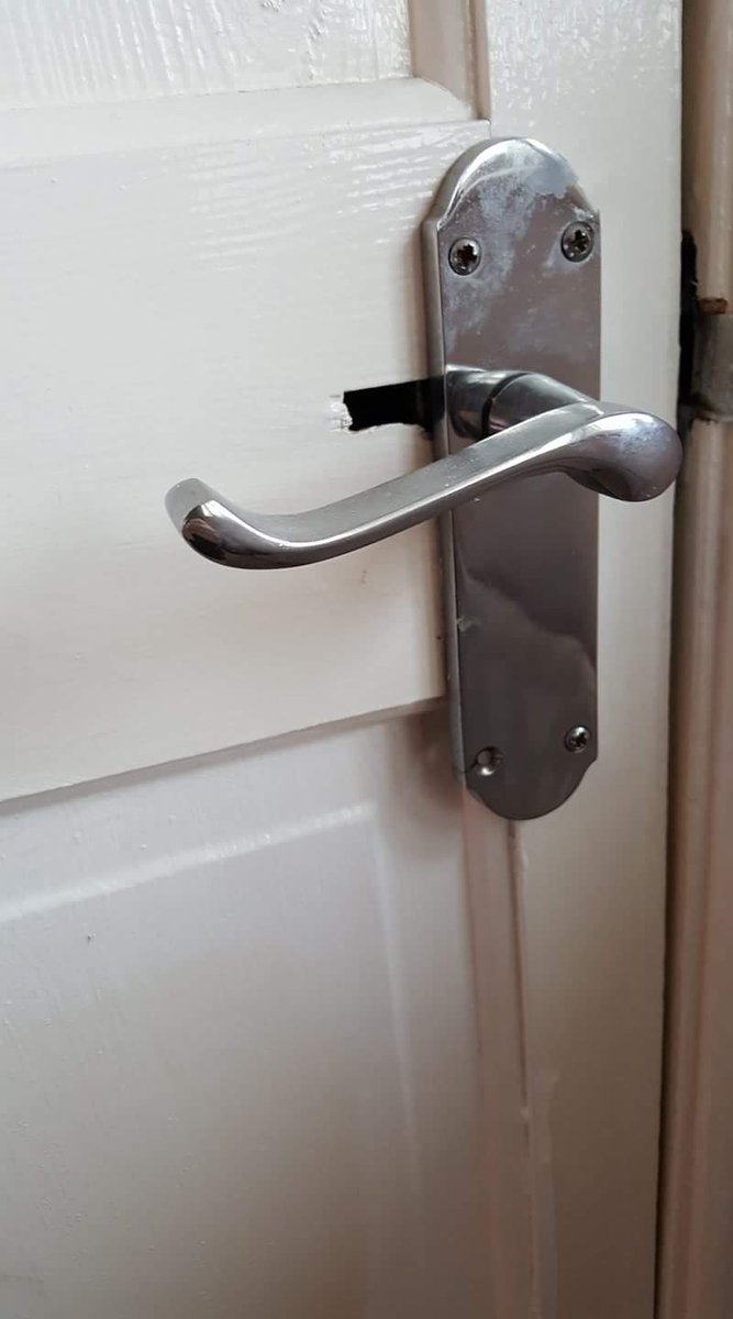 decoratorsforum's tweet photo. "Its ok the painter will sort it.... will i f#(k" https://t.co/efnNgoVHGw