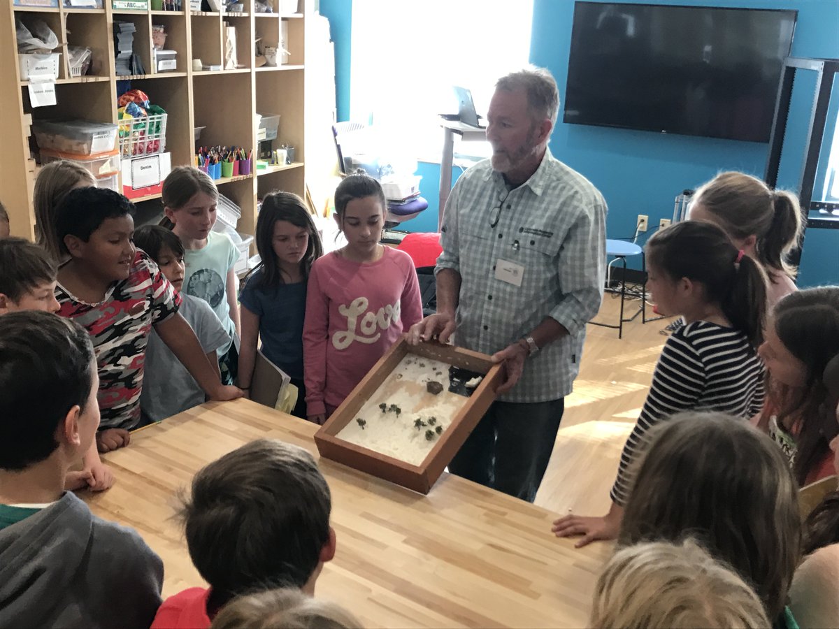 jdavislivelearn's tweet photo. UBE 5th grade Avalanche Awareness  - Provocation and Kick Off for  "How the World Works"!!! 
Thank You!!!@Snoscott for a great presentation!! https://t.co/WRfA3ai8iz