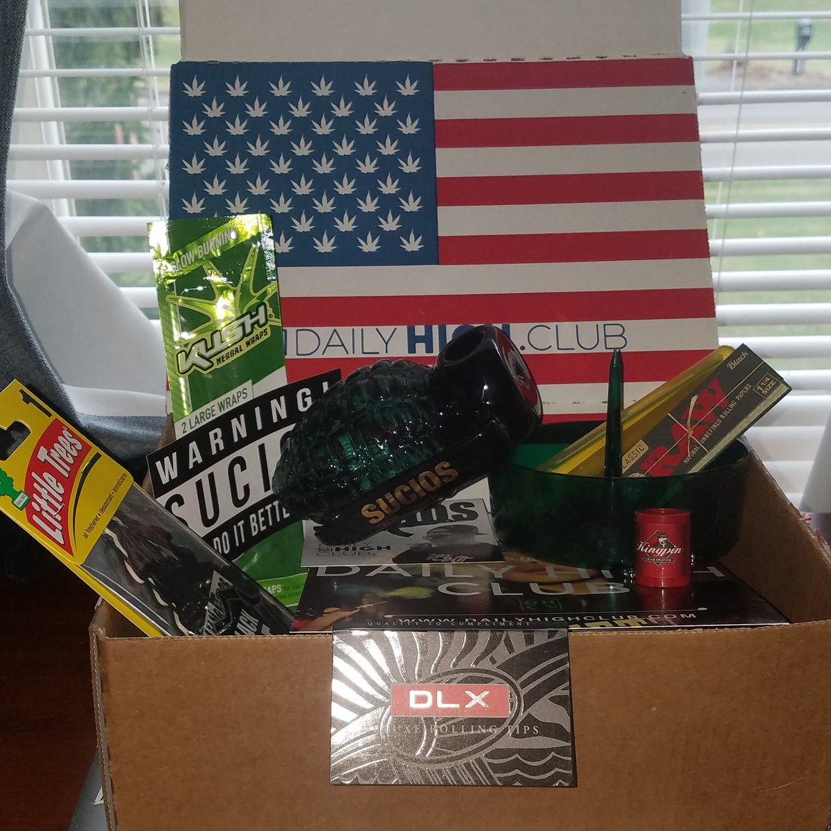 SmokinOG_203's tweet photo. The Primo Box from Daily High Club. Go check these guys out, affordable way to collect new glass each month.
#dailyhighclub #weed #vibes #goodafternoon #smile #behappy #smoke #relaxation
#medication #plantsoverpills https://t.co/rzRHyo6Vcz