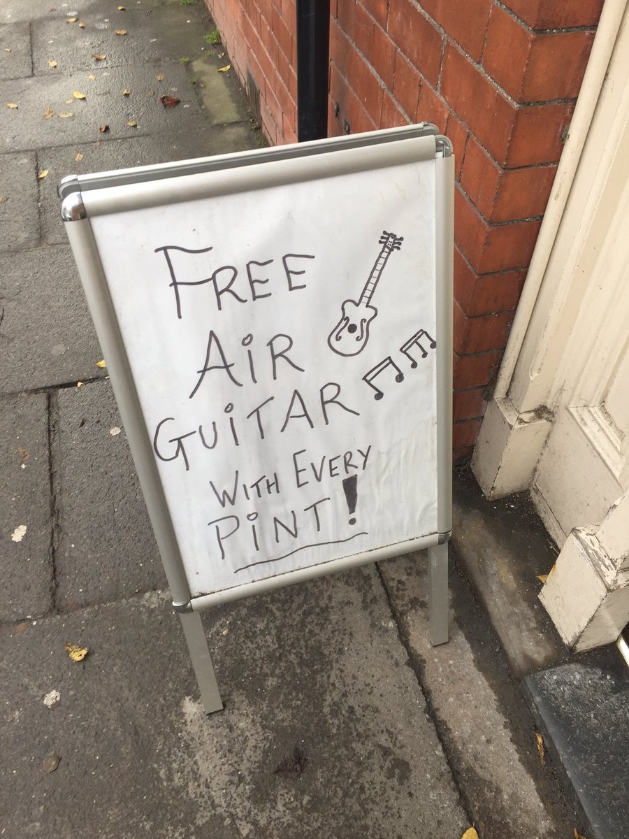 alan_jones's tweet photo. Seen outside a pub in Bala, North Wales 🏴󠁧󠁢󠁷󠁬󠁳󠁿 https://t.co/3gFLKFqtxV