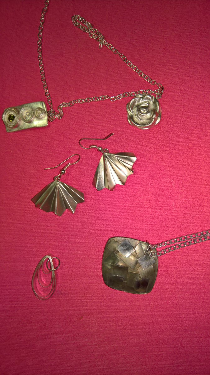 TuireHakonen's tweet photo. #jewelry #silverpaper #silverclay https://t.co/QtQAGHBAf3