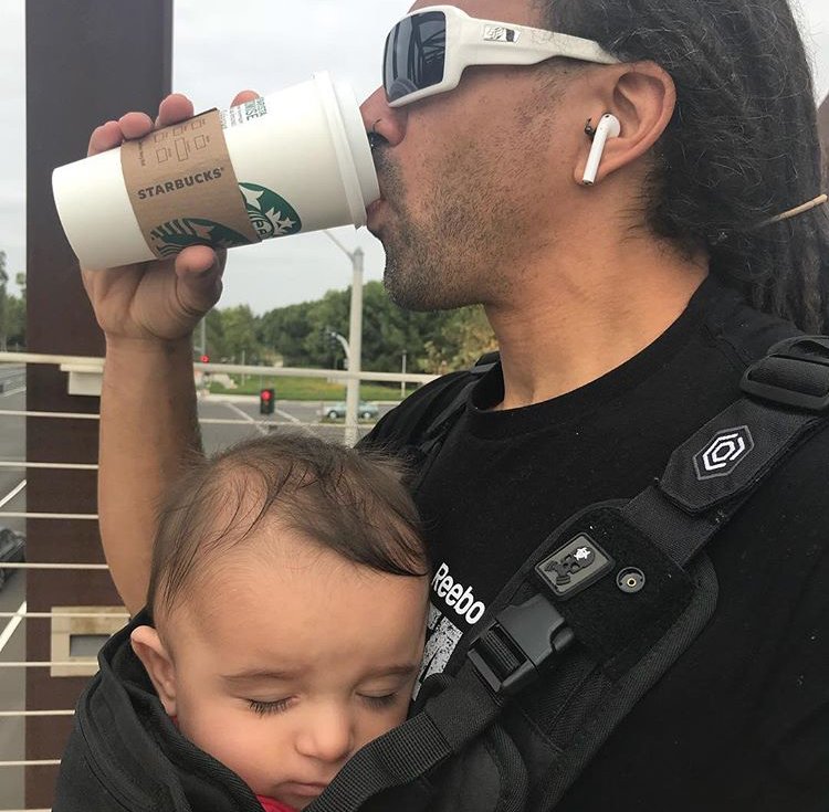 missioncritical's tweet photo. Coffee, a parent's best friend. 
#missioncriticalgear #missioncriticaldad #babycarrier #babygear #fatherhood #carrywithconfidence #babywearingdad #parenthood #dadventures #dadlife #babylife #sleeptight #coffeefordad https://t.co/3f1YWVIMTH