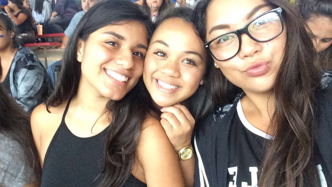 chasity_tirrell's tweet photo. i miss you dumb bitches #baaack 😛❤️🖤 https://t.co/PP6Pc8Y0xy