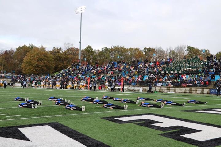 gvsu_ldt's tweet photo. Waiting for Thanksgiving Break like... https://t.co/bjZ7quDeAr