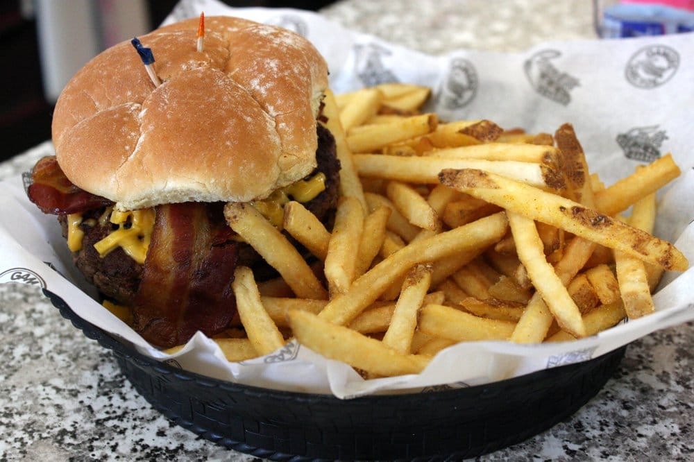 Corvette Diner tweet media