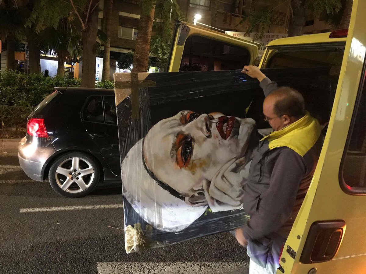 Ya están llegando las obras del artista Jesús Arrue Mora. La colección  "Feminae" será expuesta el próximo Jueves 23 de Noviembre a las 20:00h @CijTorrent <a href="/Aj_Torrent/">Ajuntament de Torrent</a> 
(Exposición organizada por Corazones Abiertos)