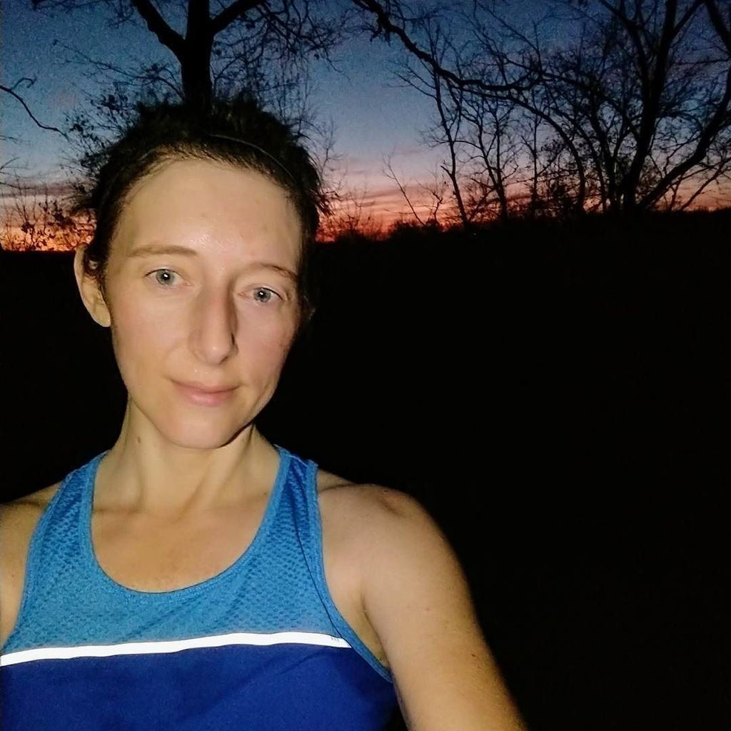 AngelaArnall's tweet photo. Monday morning sunrises at the river. 
#mondaymotivation #upbeforethesun #alexiaclark #workoutforareason #queenteam #fitnessmotivation #fitfam #sunrise #riverhouse https://t.co/9XYA7Yyzw1 https://t.co/ADi83xDhnB