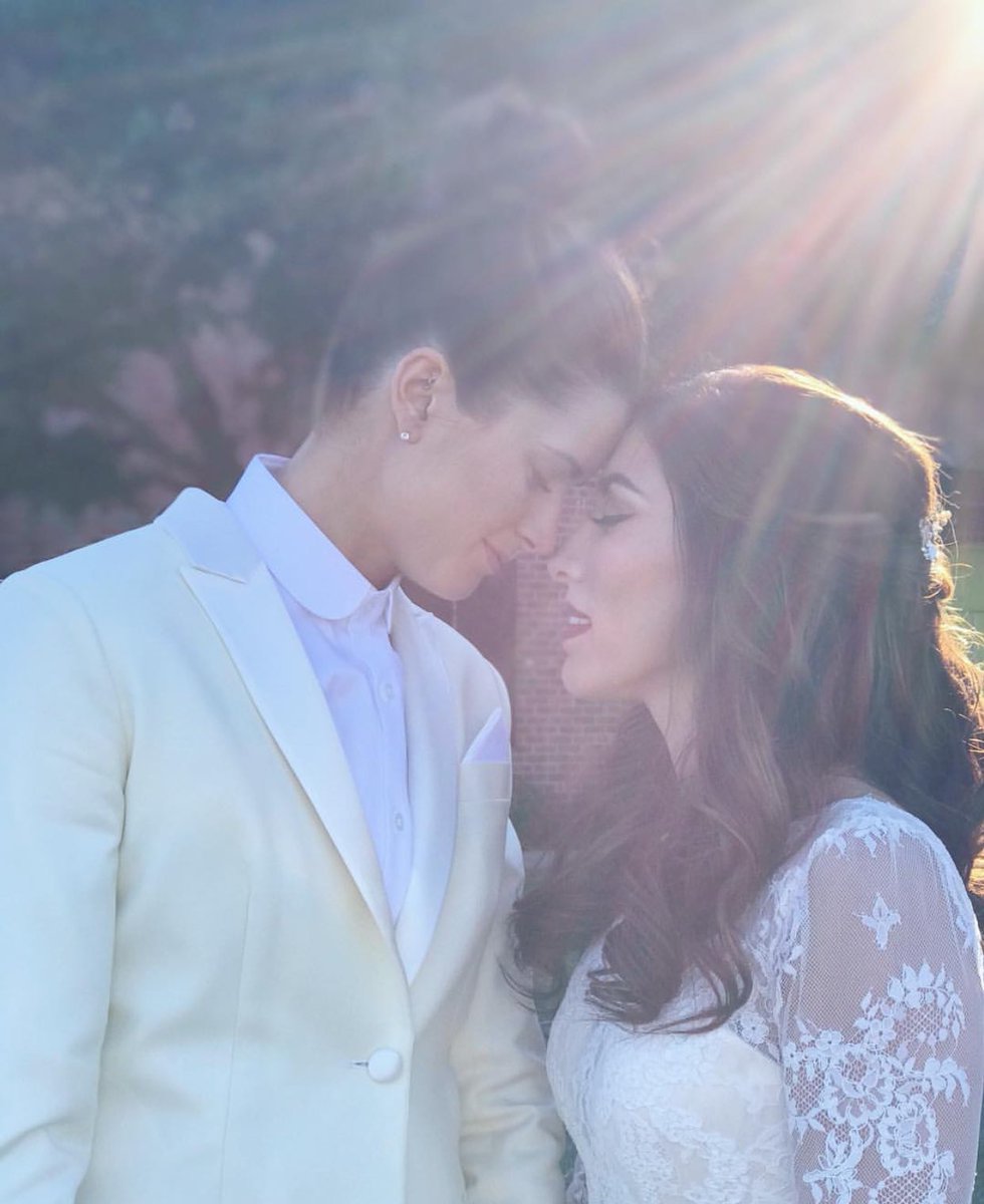 FinestLesbian's tweet photo. "I fell in love with you even more after we exchanged vows."💍 https://t.co/PE8s2sODIT