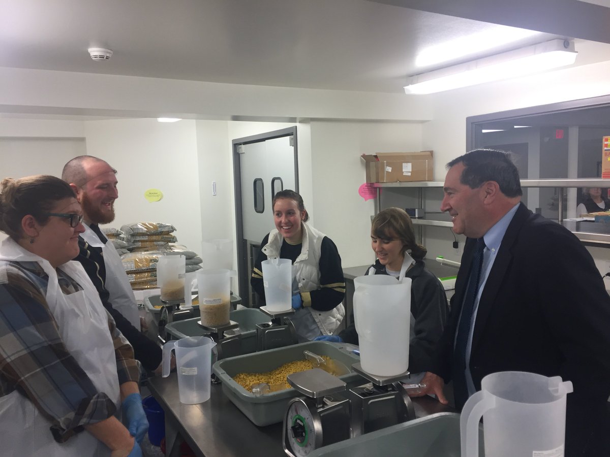 SenDonnelly's tweet photo. Today, Joe toured @FoodFinders in Lafayette and met with representatives from statewide anti-hunger groups. The event was part of his Farm Bill Listening Tour around the state to gather input from Hoosiers about what they want to see in the upcoming Farm Bill. https://t.co/Qgc6gkwK9y