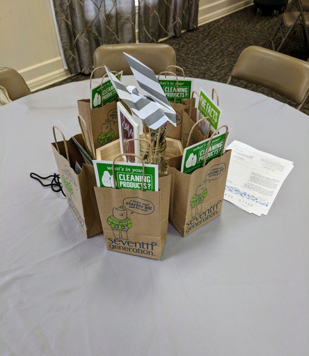 MeaganField's tweet photo. @seventhgen  #comeclean #generationgood Sample bags set up at our MOPS meeting! #ad https://t.co/8FkUzkCsjj