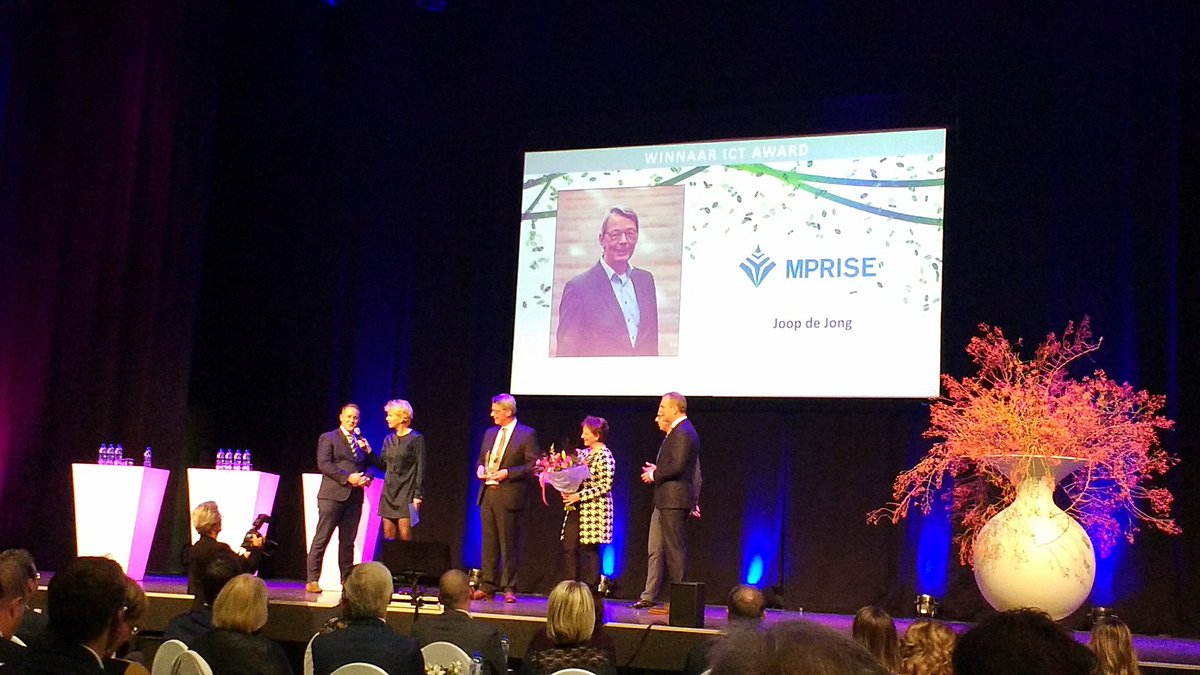 Raymond_vT's tweet photo. Mprise uitgeroepen tot winnaar van de ICT Award 2017 tijdens het 'Business Event gemeente Veenendaal 2017' #BEV17 https://t.co/8Q3sTRi0Rl