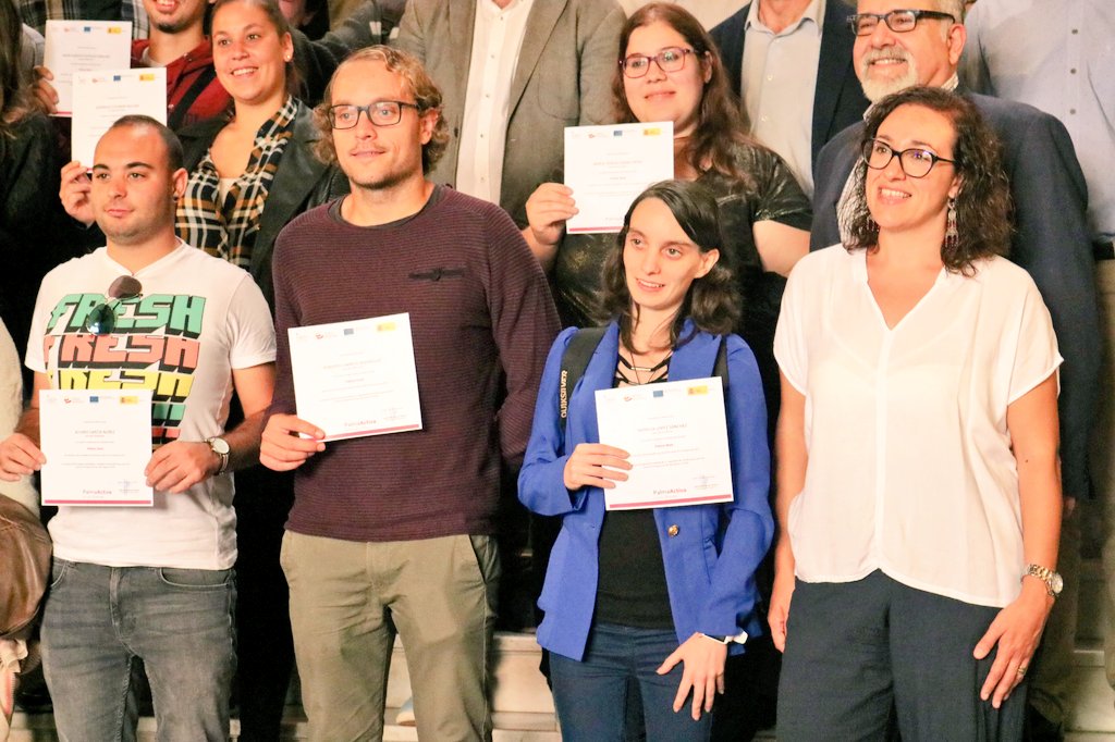 PSOEPalma's tweet photo. Col.loqui @jmadrover vs @JSdePalma
#Escoltam els joves a peu de carrer perquè són el futur i ens ho creïm.
#Treballam per ajudar-los a recuperar drets i oportunitats des d'allò públic.
#Transformam el concepte de generació perduda per #GeneracióTrobada.
#GarantiaJuvenil https://t.co/8EzuEYrYKE