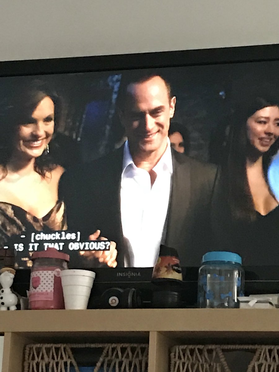 23_linette's tweet photo. Ahhhhhh what a way to start my Monday #cuddledup #SVUmarathon #bombshellep #favepisode @nbcsvu @Mariska @Chris_Meloni π©πππ I so miss them in action together ππ #happymonday https://t.co/vPTvhscZz4
