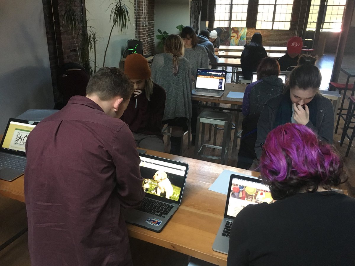 IlnickiStudios's tweet photo. #Vcuinterwebs show and tell day with mOb #demotiondevotion in the house as well @VCUartsDepot https://t.co/iDv1Fd8Hec