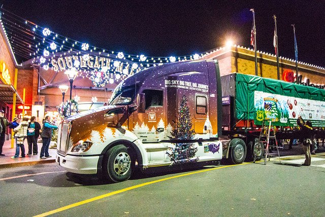 fleetowner's tweet photo. Photo Gallery: Scenes from the 2017 Capitol Christmas tree trip from Montana to Washington, DC https://t.co/yyyw1Dvb1z #christmas #capitoltree https://t.co/VUgPfEqGdF