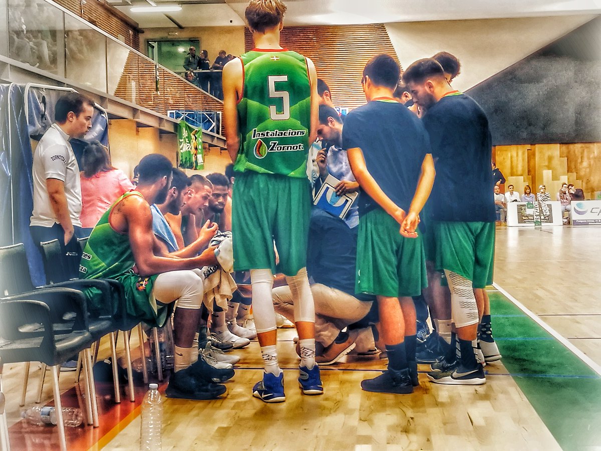 PressionaMgmt's tweet photo. @dwestbrook10 ,juega en @zornotzast , invicto, y esta jornada... 
ha podido batir un record en ligas #feb en cuanto a rebotes en un partido?...
Anotó 19pts (50%t3) y la friolera de 22 REBOTES,2as, 38val. MVP
Profile DANIEL
https://t.co/sbLxnr9CIy…/ala-pivots/daniel-westbrook/… https://t.co/RzzBYXXlUj