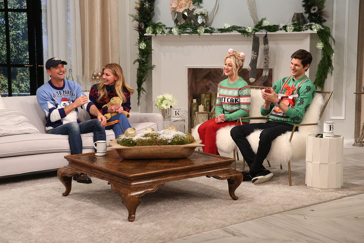CMT's tweet photo. Time to get into the holiday spirit when music legends @FaithHill and @TheTimMcGraw stop by @PicklerandBen to talk marriage, parenting, and holiday traditions. Tune in tomorrow morning at 9a/8c on CMT! https://t.co/dZNs4AXE7K