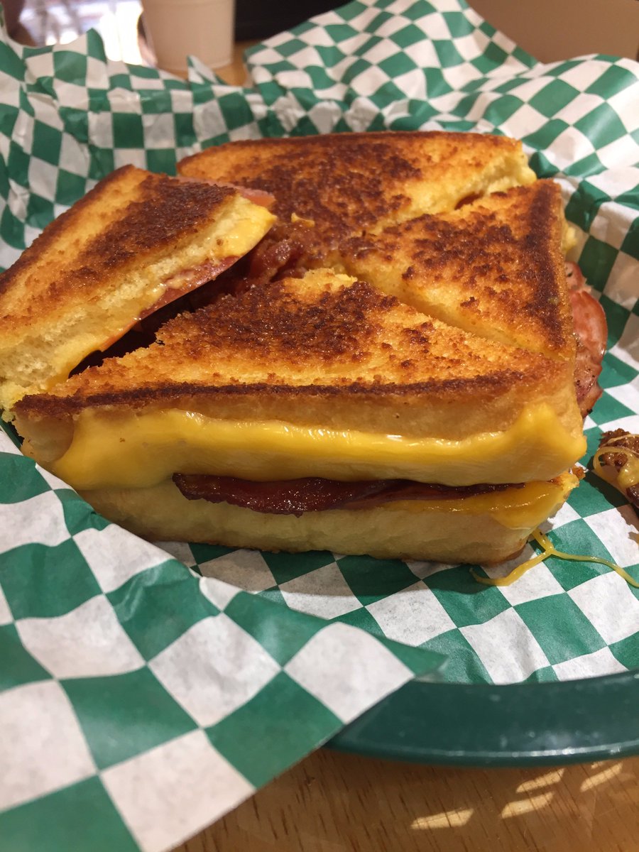 HaleyMazza15's tweet photo. Try the #ABaconHamLincoln at @everdinesshop on Nov 29 @nchsofficial @nchscteredhawks #IntrotoBus 8th period https://t.co/ujKjCdGBdE