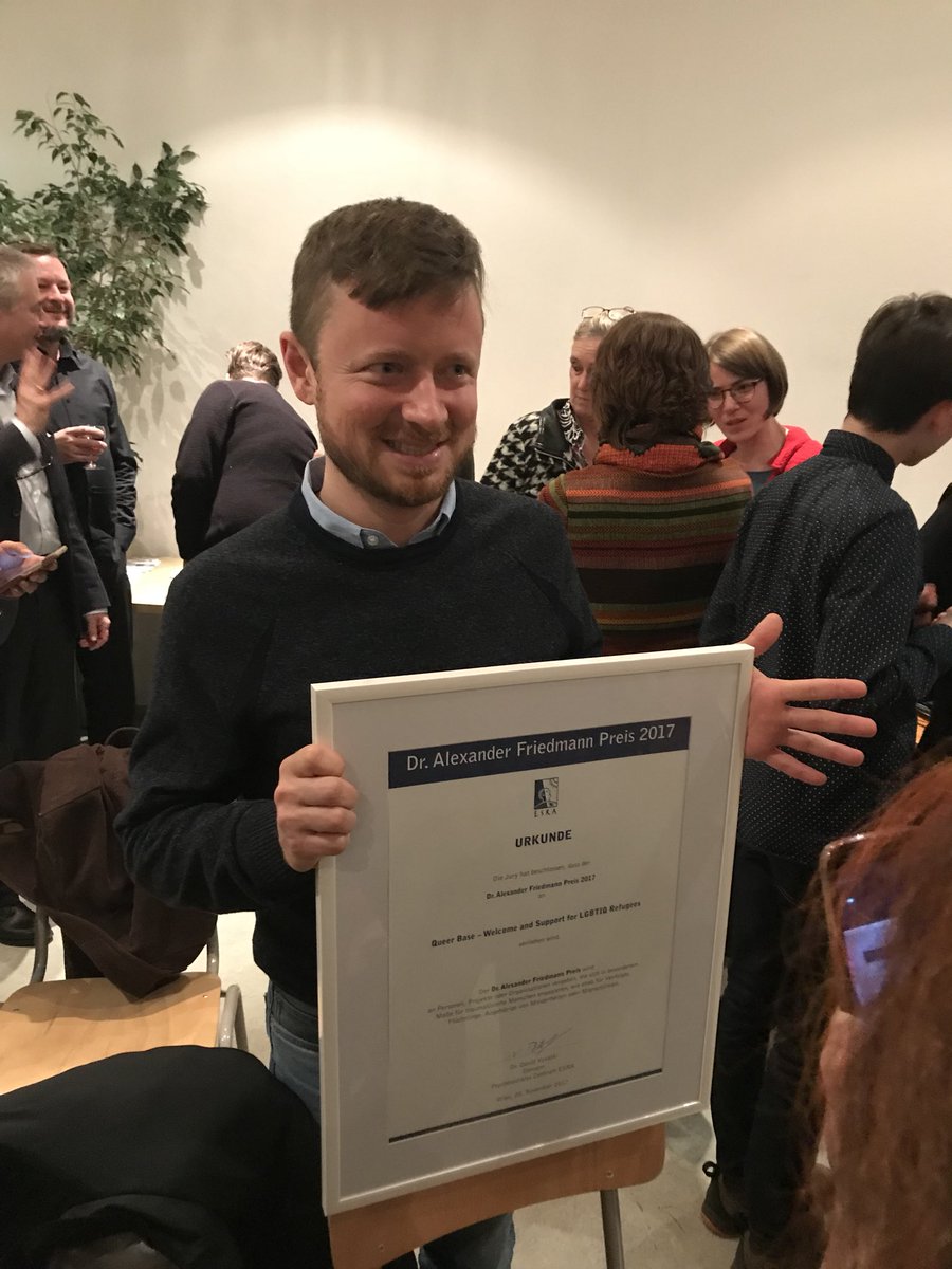 juedische's tweet photo. Queerbase erhält den Dr. Alexander Friedman Preis im Psychosozialen Zentrum Esra. So sieht Tikun Olam aus #queerbase https://t.co/ffjoLUa5SP