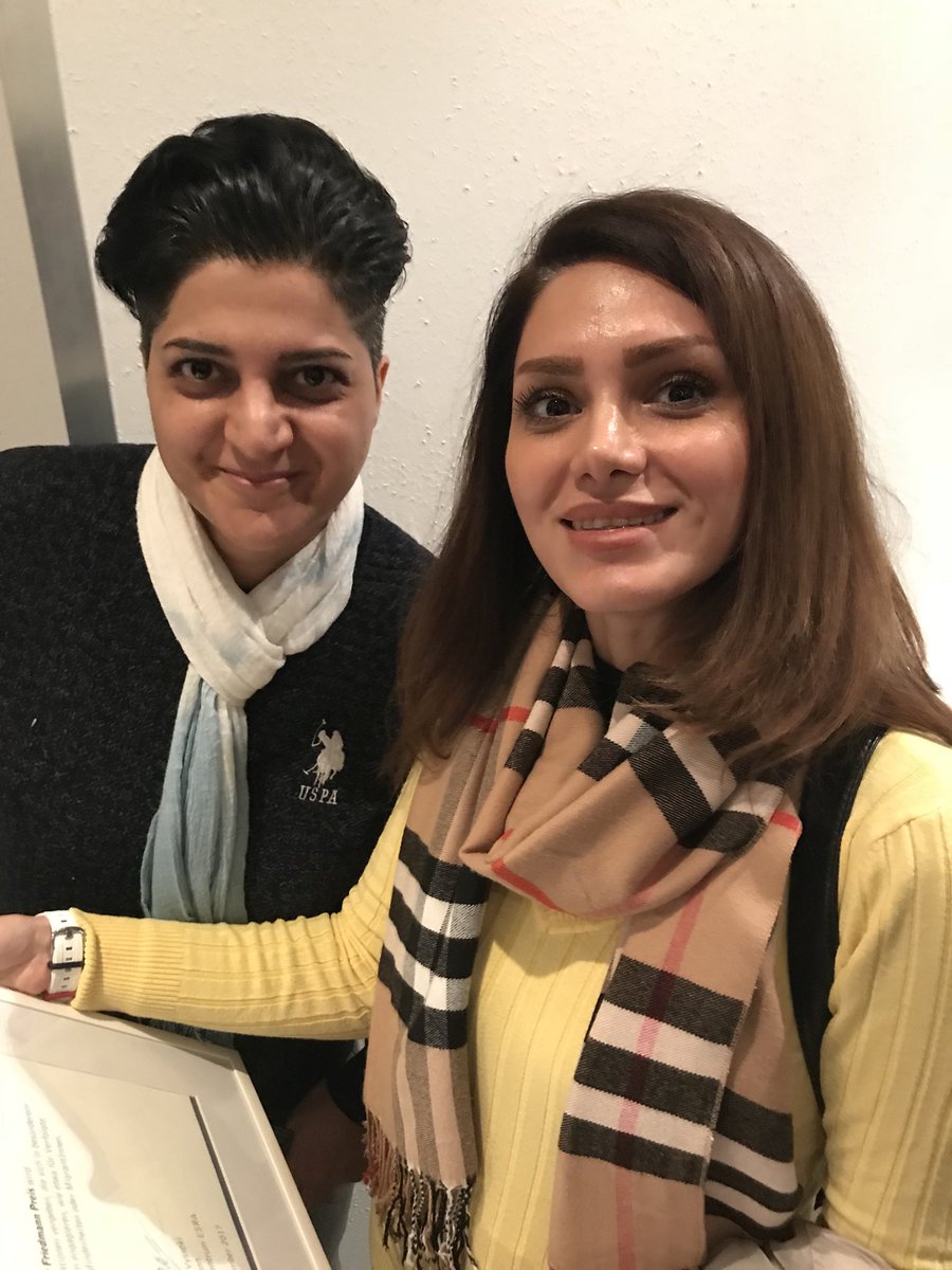 juedische's tweet photo. Queerbase erhält den Dr. Alexander Friedman Preis im Psychosozialen Zentrum Esra. So sieht Tikun Olam aus #queerbase https://t.co/ffjoLUa5SP