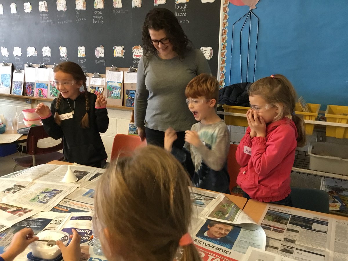 HeatherJodha's tweet photo. So much fun for #ScientistsInSchool Kitchen Chemistry workshop today! Science is so exciting! @TweetNG4TDSB @Sci_in_School https://t.co/xFSMj8ipZd
