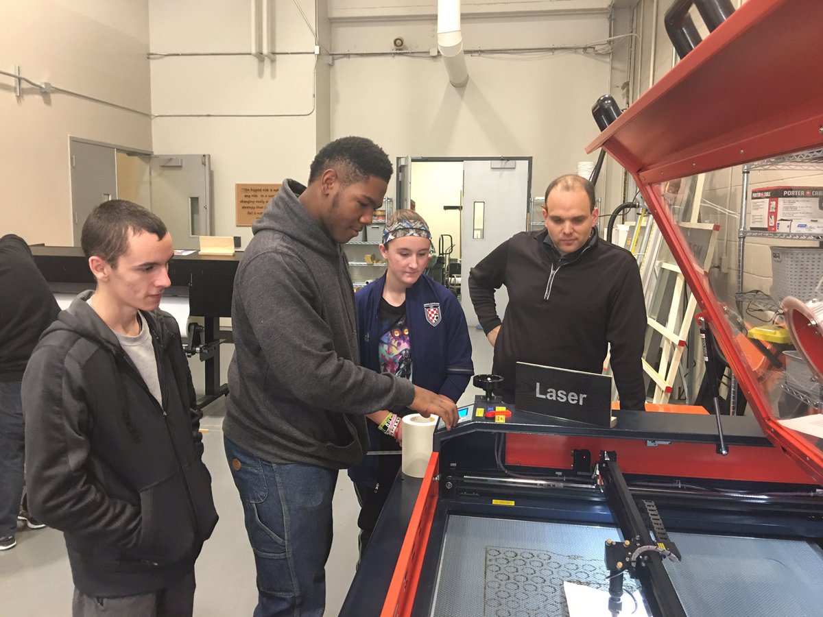 WEstemLADY's tweet photo. South High Ss working with @wefabmobile and @wes_techdir in the FAB Lab for the first time today!  #fablab @WESchools @SOUTH_Principal https://t.co/kD5t4qtfxM