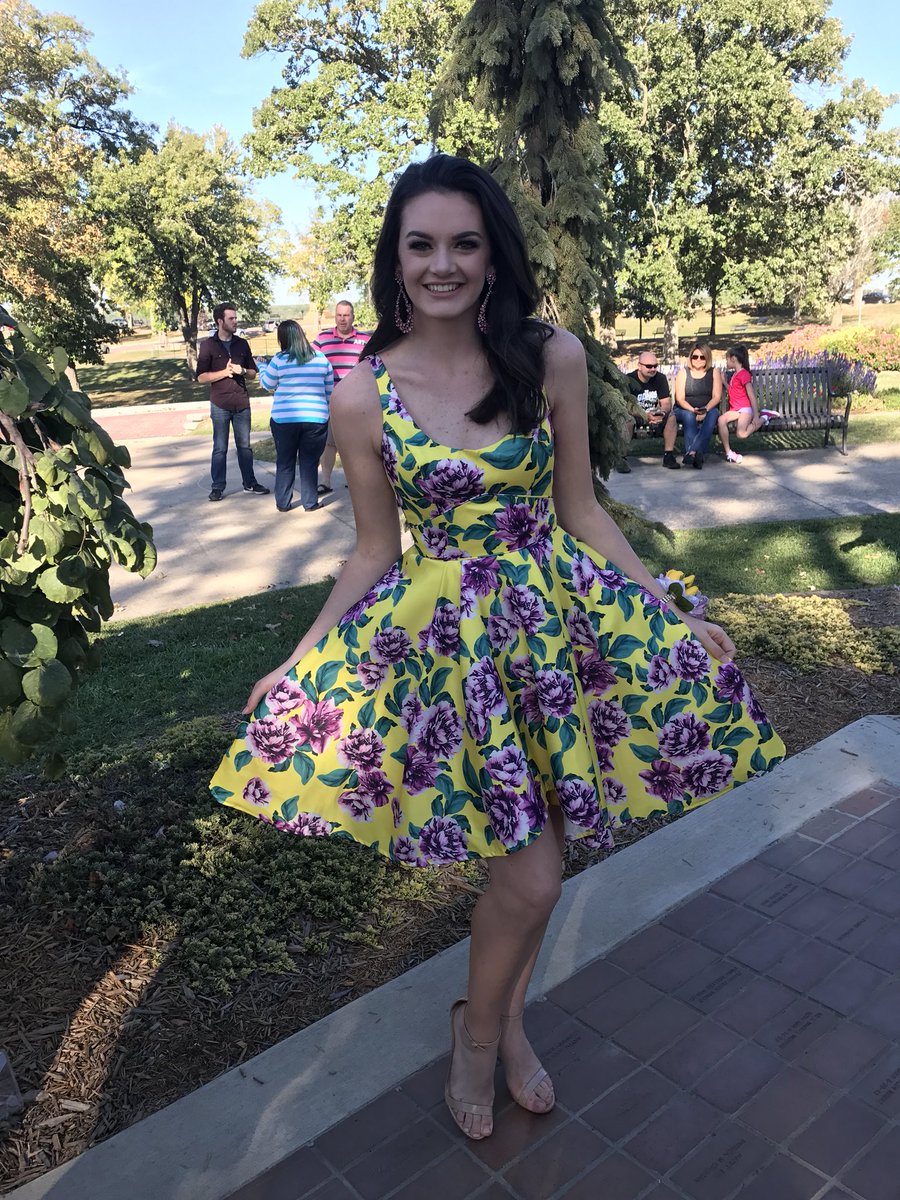 MckennaTackes's tweet photo. I am so excited to announce that I am a 2018 Prom Ambassador for @LeChicStyle 
Are you looking for a prom dress?LeChic is the perfect place with the newest trends and brands to help you stand out at prom 😍🙌🏻 
#lechiclady #lechicambassador https://t.co/pDkYBwtOth