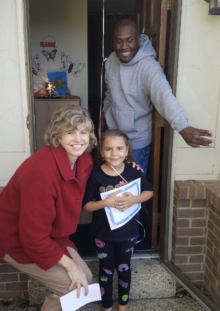 mviewelem's tweet photo. The Meadow View CARE-A-VAN hit the road for the 1st time this school year! We had an awesome time recognizing & celebrating our model Trojans!
#TrojanPride
#HCSMakeItCount https://t.co/Luh5dJxSce