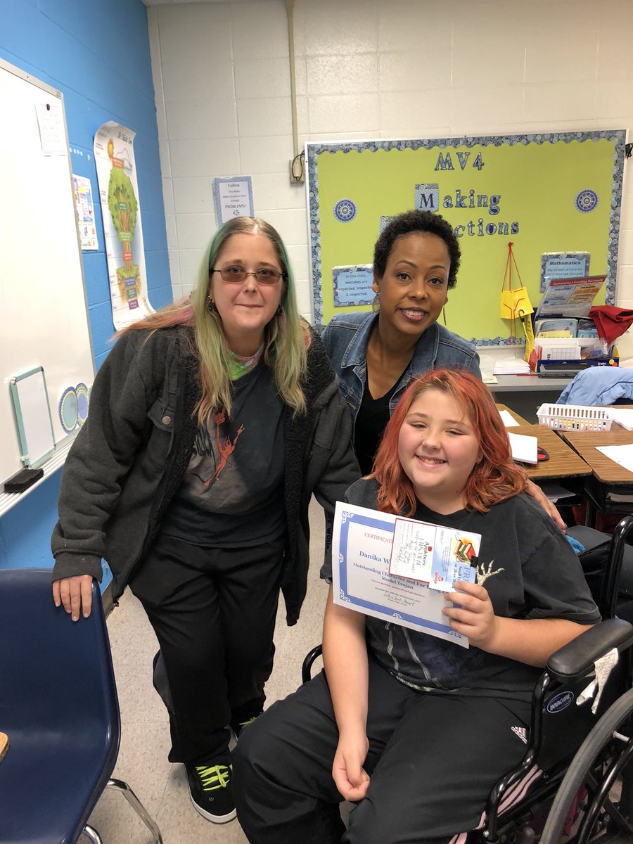mviewelem's tweet photo. The Meadow View CARE-A-VAN hit the road for the 1st time this school year! We had an awesome time recognizing & celebrating our model Trojans!
#TrojanPride
#HCSMakeItCount https://t.co/Luh5dJxSce