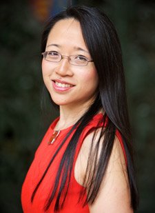 saic_news's tweet photo. Nervous about traveling for the holidays? #SAICfaculty and mathematician Eugenia Cheng explains why fears of flying don't add up https://t.co/jt0TNiHCvN https://t.co/nx89Sbr2Kf