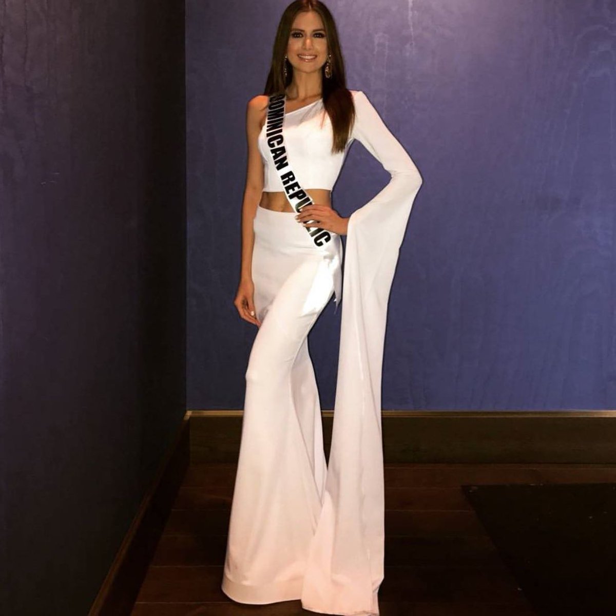 genesismaria_20's tweet photo. Vamosssssss #MissUniverse #DominicanRepublic https://t.co/le8ED6RuRg