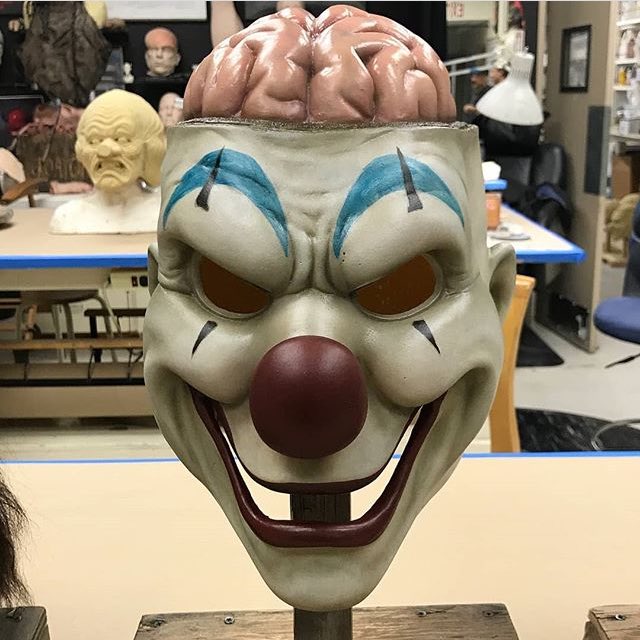 AHSxES's tweet photo. The bump / Brainiac

#AHSCult https://t.co/nFE2ckRXPz