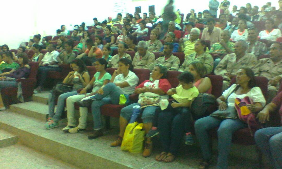 gustavorinc_n's tweet photo. Encuentro con los y las brigadistas de Somos Venezuela en el municipio Palavecino #SomosEsperanza @MirnaT_Vies a la Alcaldía de Palavecino https://t.co/3SFsQ5MLxP