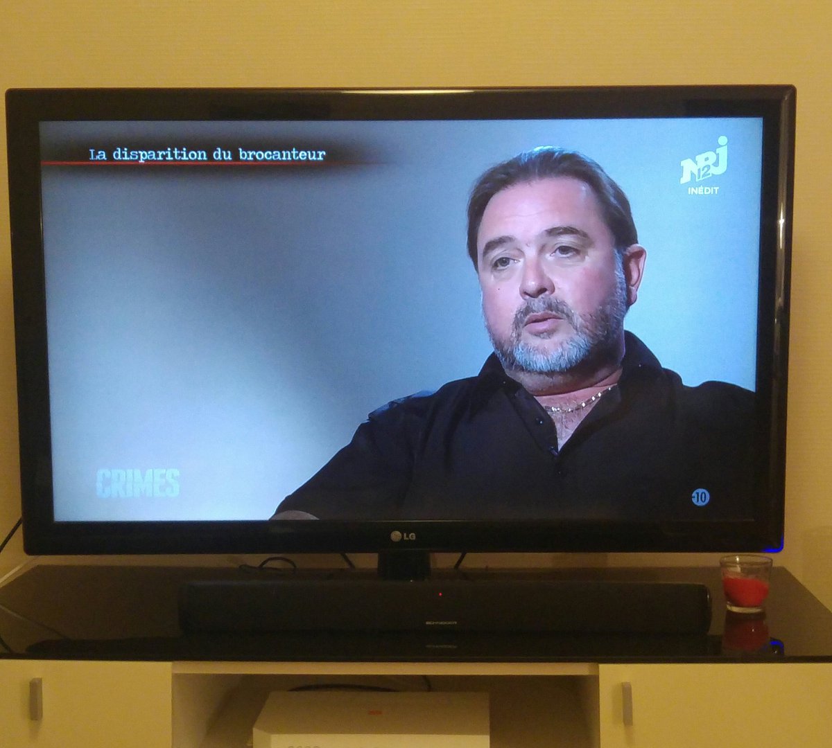 SaraPICAUD's tweet photo. @GussDx Mais qu est ce que tu fais dans "Crimes" sur nrj12 ??  😄 https://t.co/lcRofmvnok