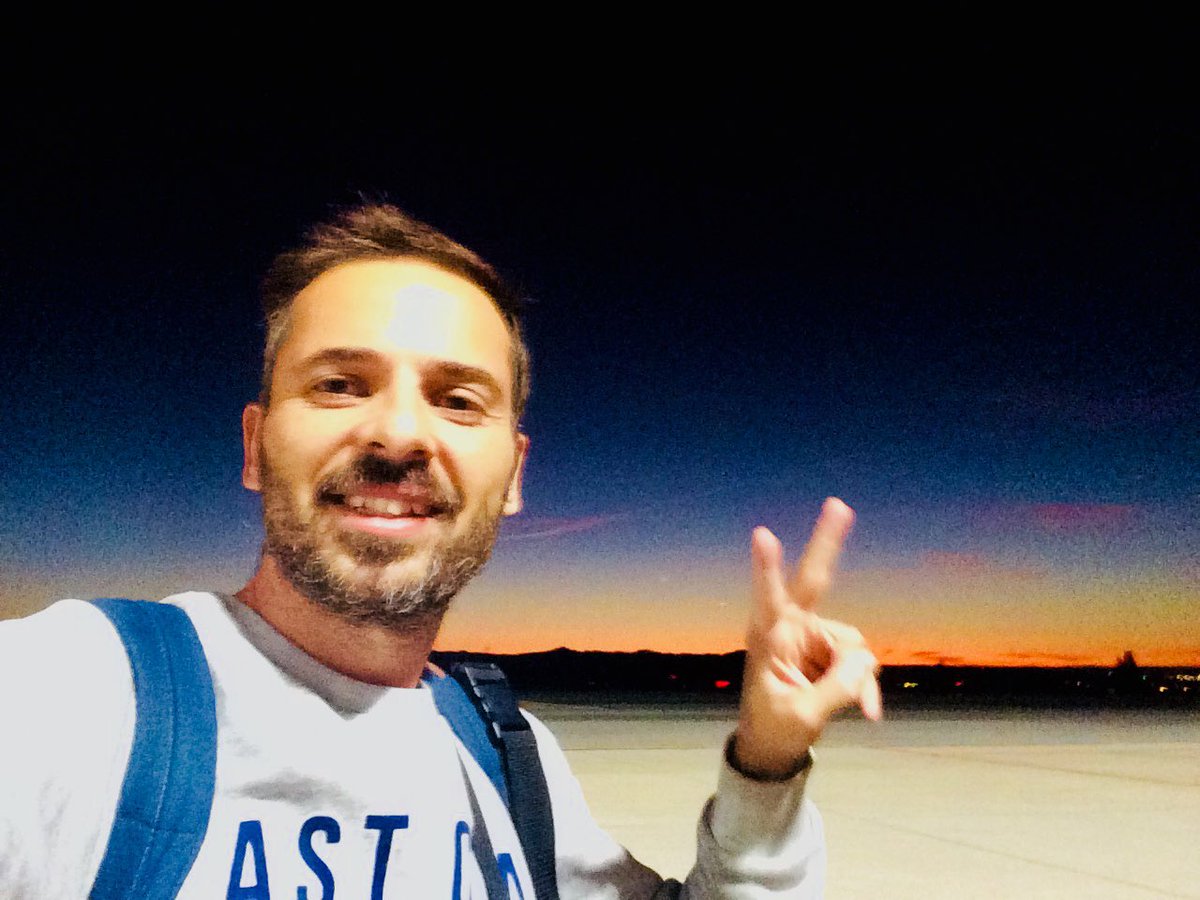 mrkoreander's tweet photo. Llego de #Boston y me encuentro este amanecer en medio de las pistas del aeropuerto de #Madrid. El mejor recibimiento @MADRID @aena @Iberia https://t.co/wEHonmHamz