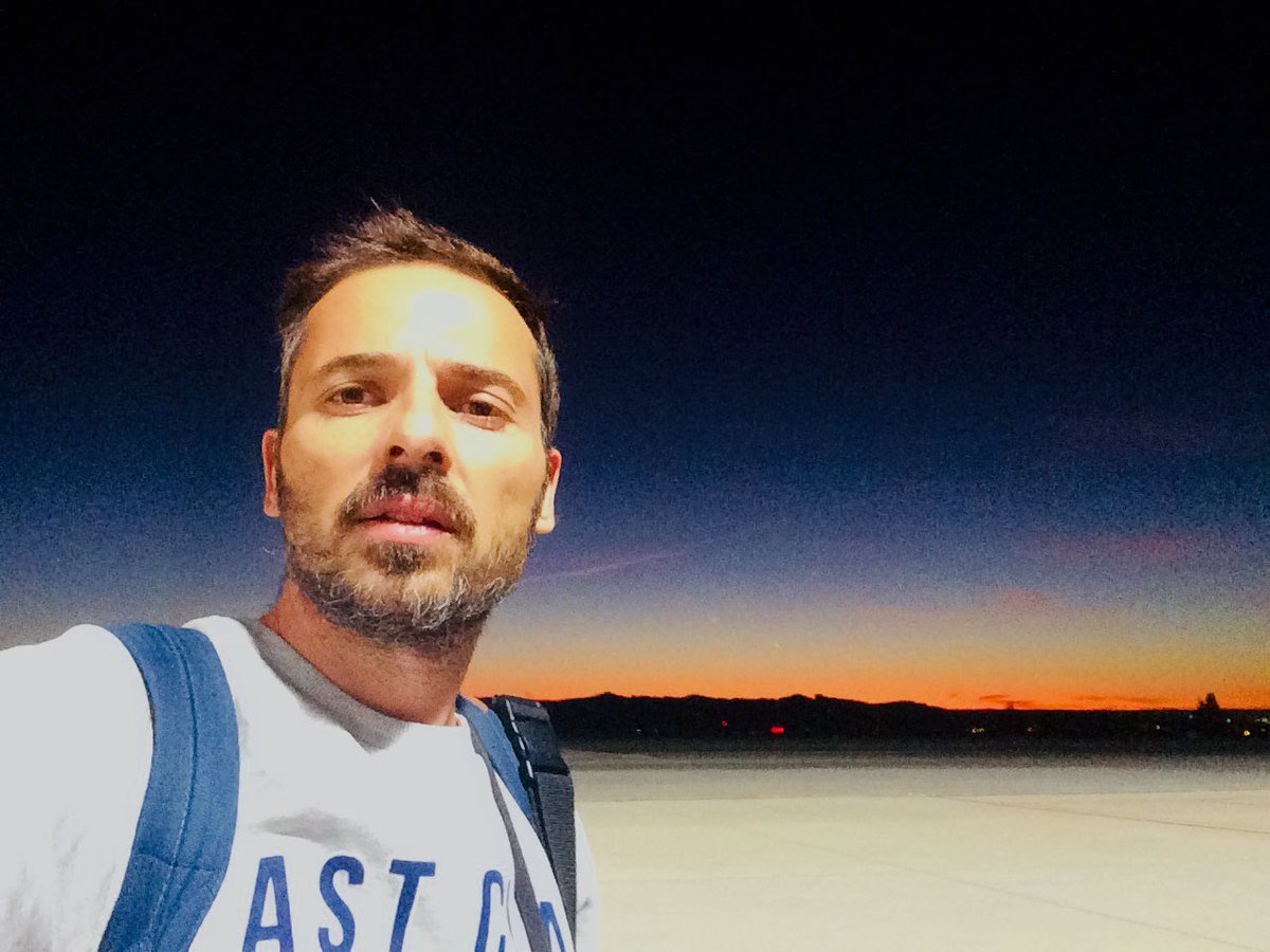 mrkoreander's tweet photo. Llego de #Boston y me encuentro este amanecer en medio de las pistas del aeropuerto de #Madrid. El mejor recibimiento @MADRID @aena @Iberia https://t.co/wEHonmHamz