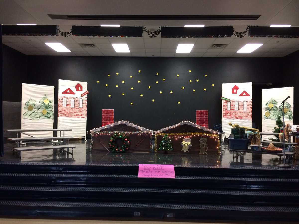 macch12's tweet photo. Choir show sets getting there. Hard part done. Now my break can start! #elmused #OnceOnAHousetop #ACFTmusic #ACFTchorus @acfttigers https://t.co/2xe4ZBqRYE