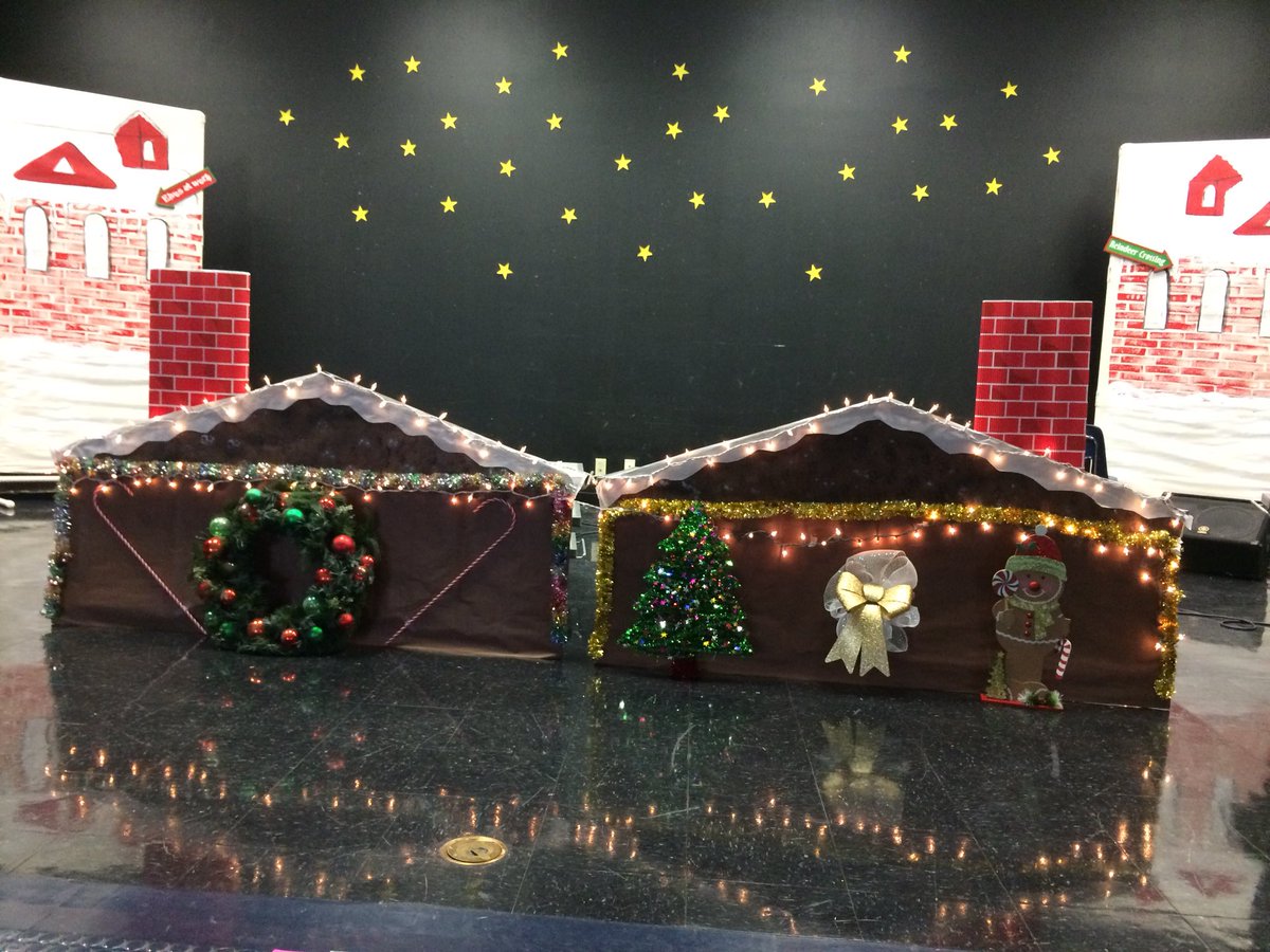 macch12's tweet photo. Choir show sets getting there. Hard part done. Now my break can start! #elmused #OnceOnAHousetop #ACFTmusic #ACFTchorus @acfttigers https://t.co/2xe4ZBqRYE