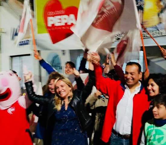 UDIConcon's tweet photo. Felicitamos a nuestra diputada @PepaHoffmann por lograr la primera mayoría en el distrito 7 #QuintaCosta
Orgullosos de tenerte en Concón 😙 https://t.co/SY5KkJkj9y