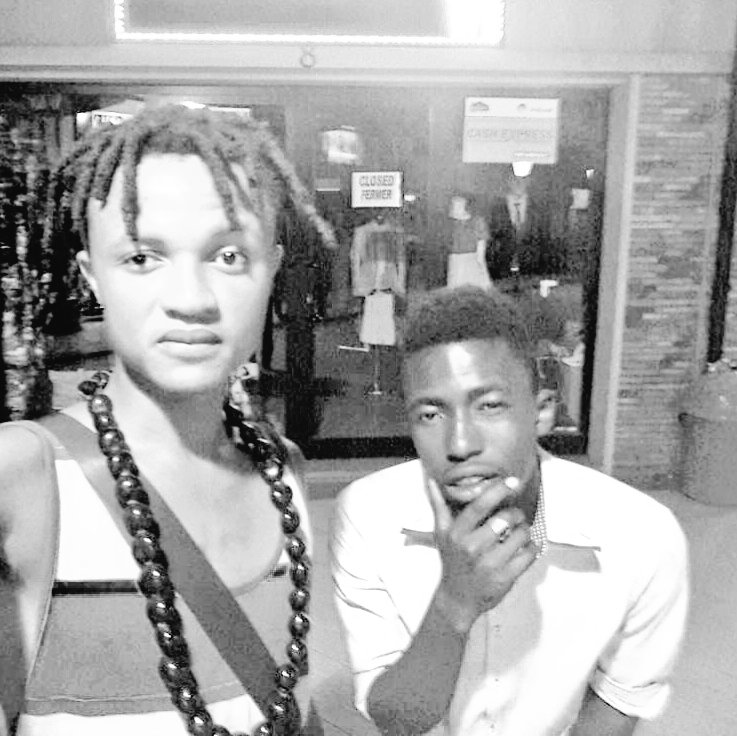 HbeezyVos's tweet photo. Deja disponible le clip video chiffre 8 de l'Empire Youda...bientot le lien https://t.co/twHI9f1nek