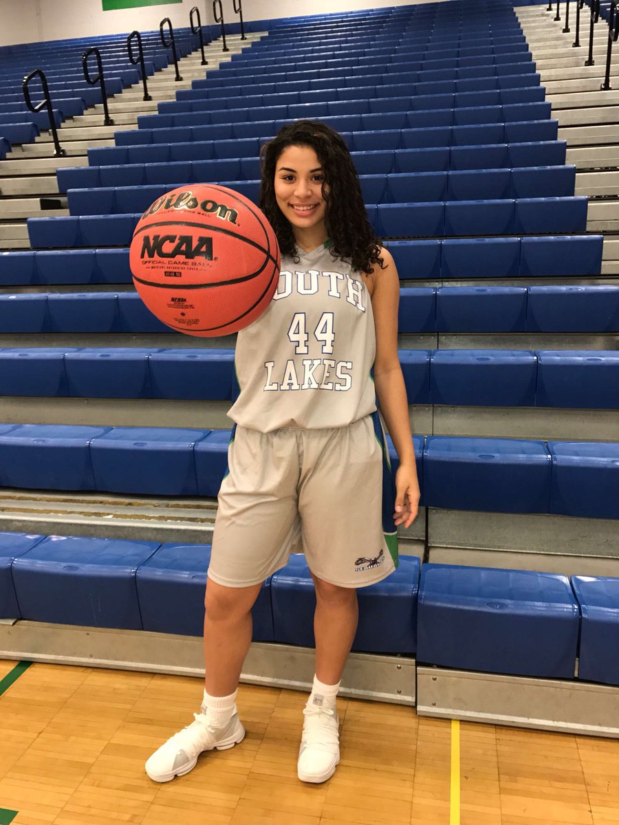 _adrismith_'s tweet photo. #freshmenszn https://t.co/wE1vXUMbEo