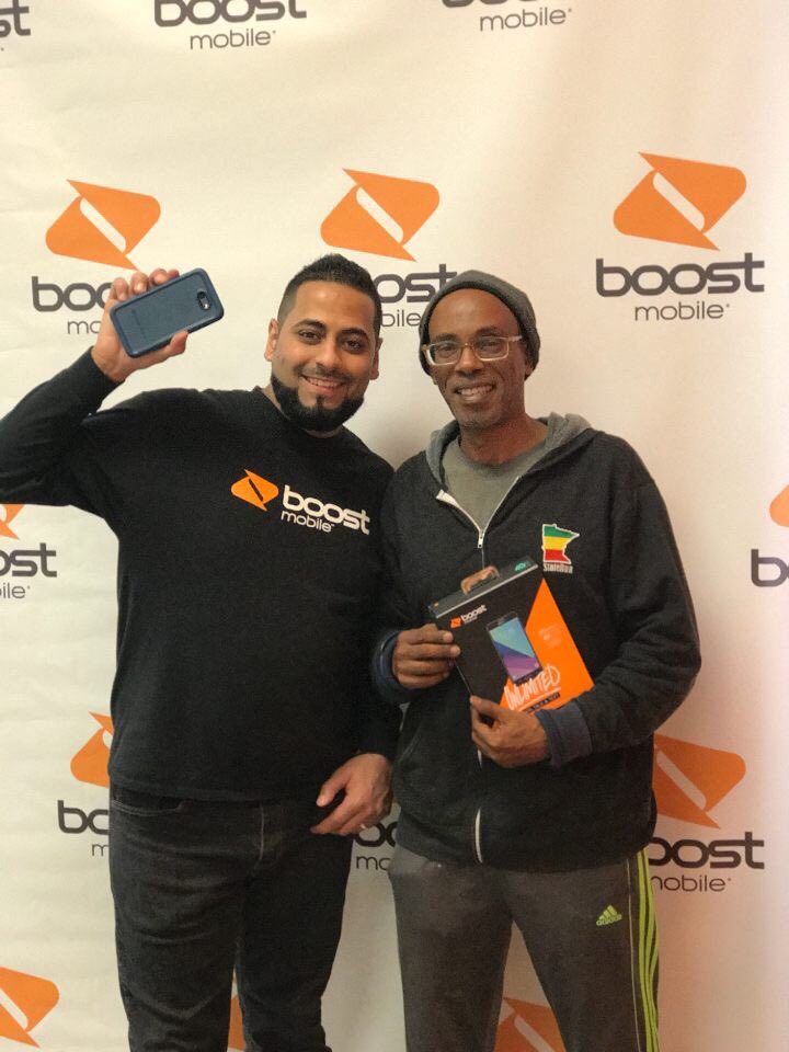 RyanMaierMN's tweet photo. @AhmadAmsar4 and @VisionBoost1 having a blast switching people from Metro today at the @BrklynCenterMN @boostmobile! #noturkeys #turkeyswontsaveyou #switchhappens https://t.co/FphYpuf1CI