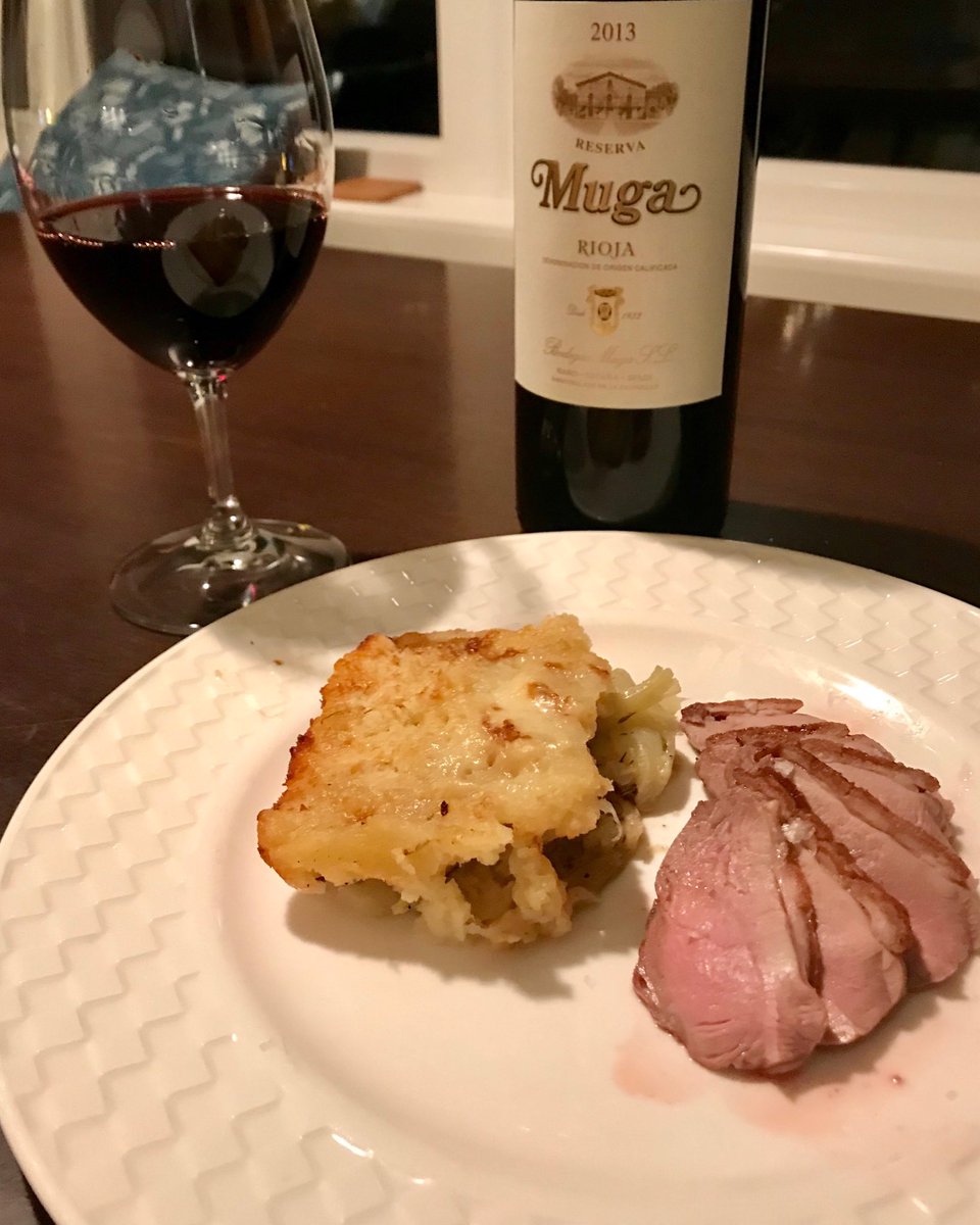 JMFoxcroft's tweet photo. Another Muga Monday.  Light supper of Duck Breast &amp; Fennel gratin #mugamonday #muga #rioja #riojarrserva https://t.co/DIQW7DsxPM