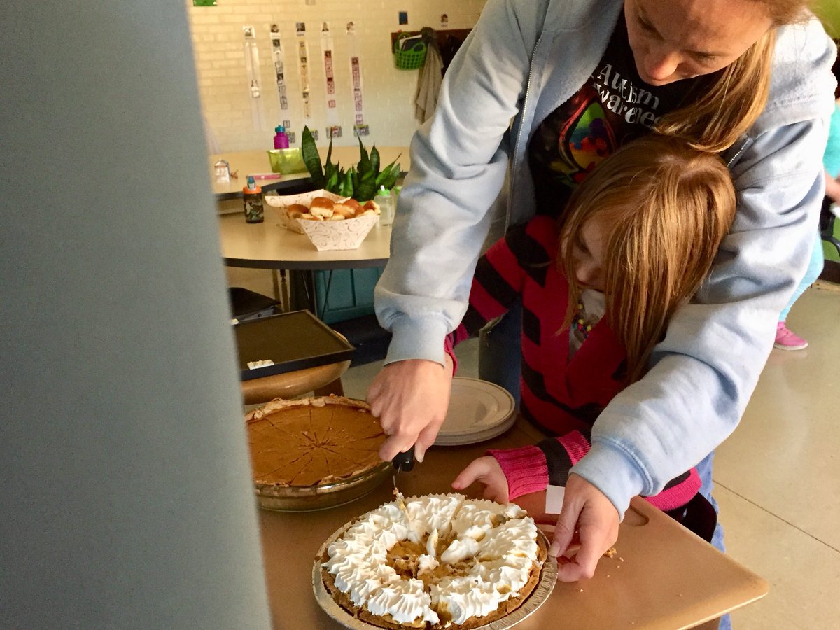 Thanks to Mrs. Sauer’s class for treating us to the best lunch in town today, with the best servers, smiles, and future leaders. <a href="/WoodlandHawks/">Woodland Elementary</a> <a href="/ORSchools/">Oak Ridge Schools</a>