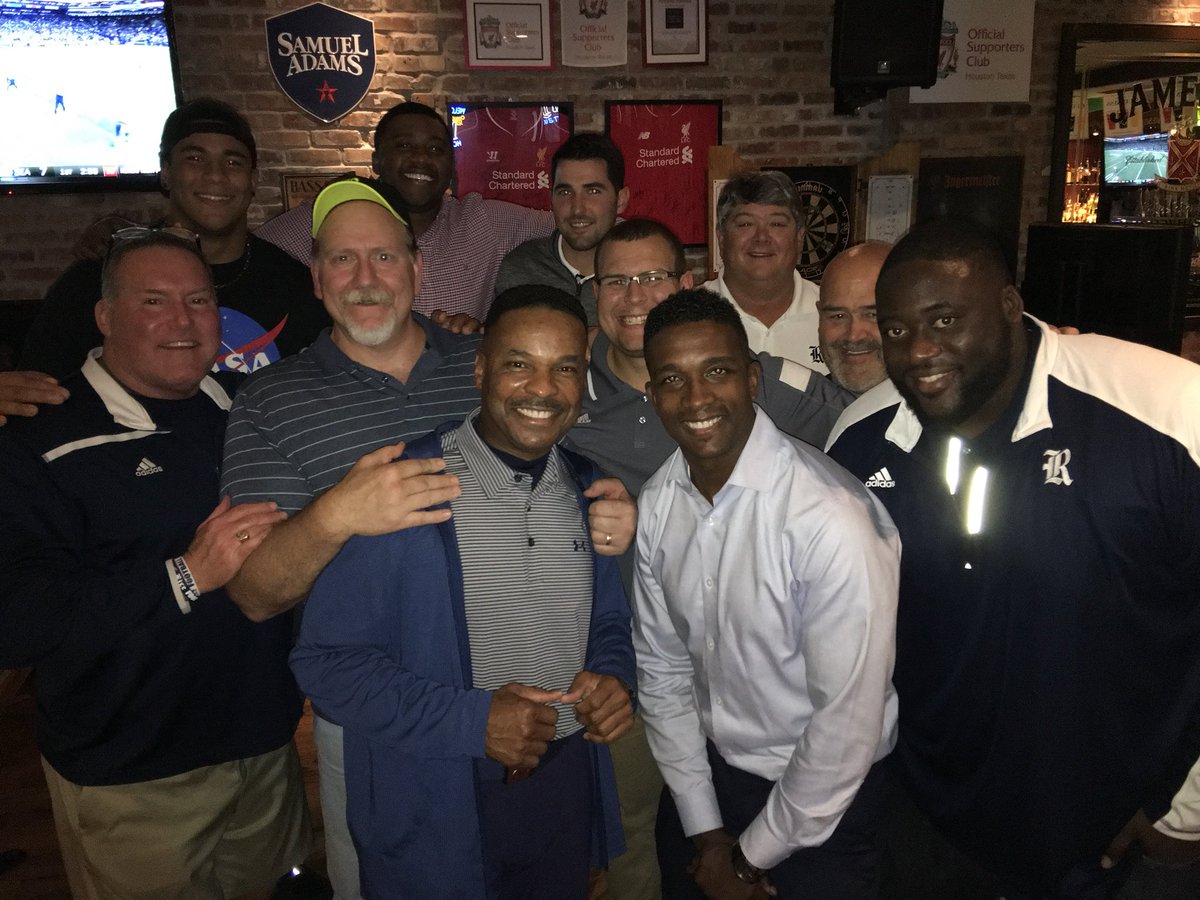 coloranalyst's tweet photo. Had a blast pinch-hitting 4 @RiceOwlsVoice the @CoachBailiffFB Show @TheGorgeousGael. Great staff & fmr players...@thetangibleC4 @slimdiesel60 @capooljr @98Nightmare #JohnSimmons #JarettDillard ##BrettWagner #DougMalcomb @JeremyEddington #TremendousEvening @ricefootball! https://t.co/RnjyFbLqDd