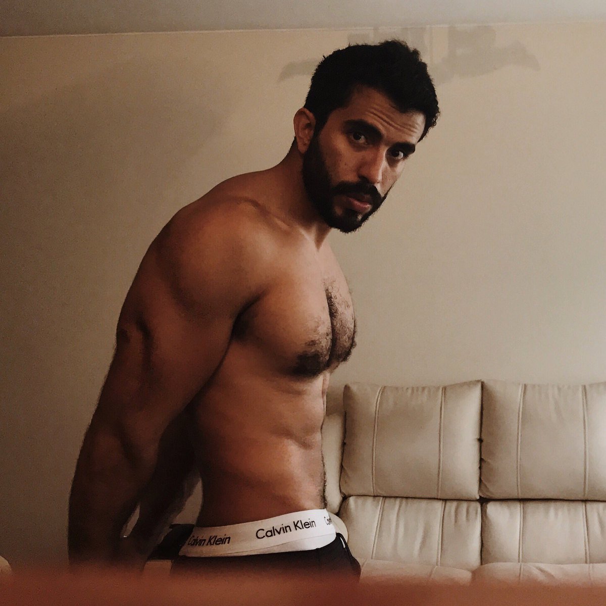 PieroMG's tweet photo. Flex, time to impress #gymtime #flexingtime https://t.co/6mrTwyPAxU https://t.co/E147ja2FtC
