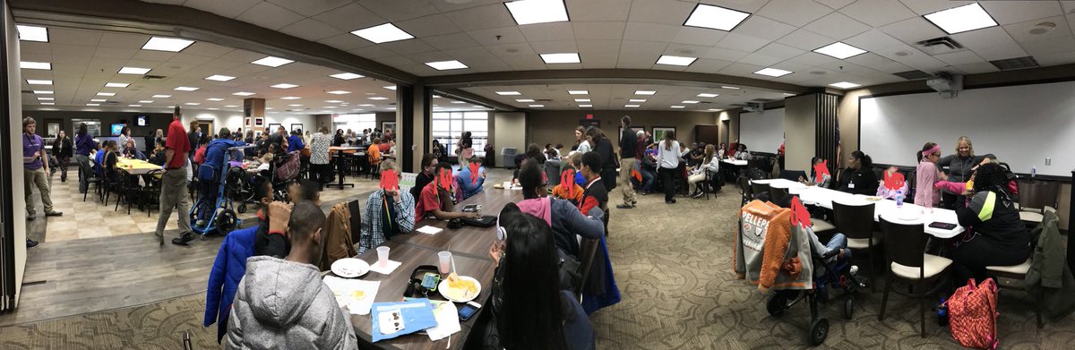 LisaMHeaton's tweet photo. Starting our celebration of Thanksgiving week with our secondary THRIVE companions! Wouldnโt have it any other way! #THRIVErocks https://t.co/TUmsuhDkNr