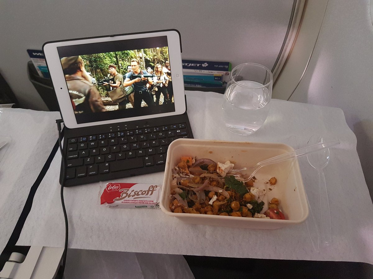 KenFranczek's tweet photo. Well done @WestJet You've stepped up your game!! New #plusseating is beginning to feel just a little more Classy!! A delicious and healthy meal, real glasses and even a nice table cloth. Keep up the great work!! https://t.co/otEzRbvXH5
